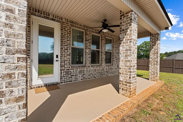 212 Silverside Drive, Perry, GA 31069