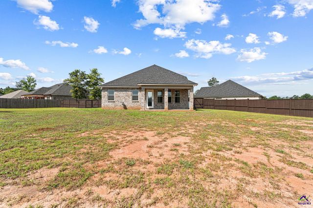 212 Silverside Drive, Perry, GA 31069