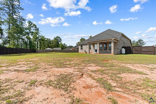 212 Silverside Drive, Perry, GA 31069