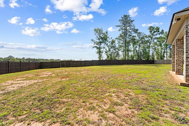 212 Silverside Drive, Perry, GA 31069