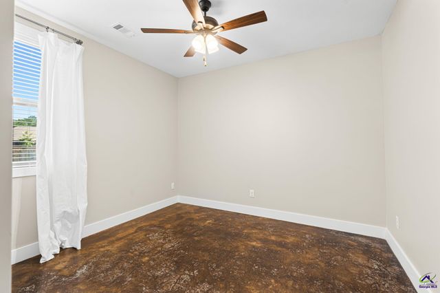 212 Silverside Drive, Perry, GA 31069