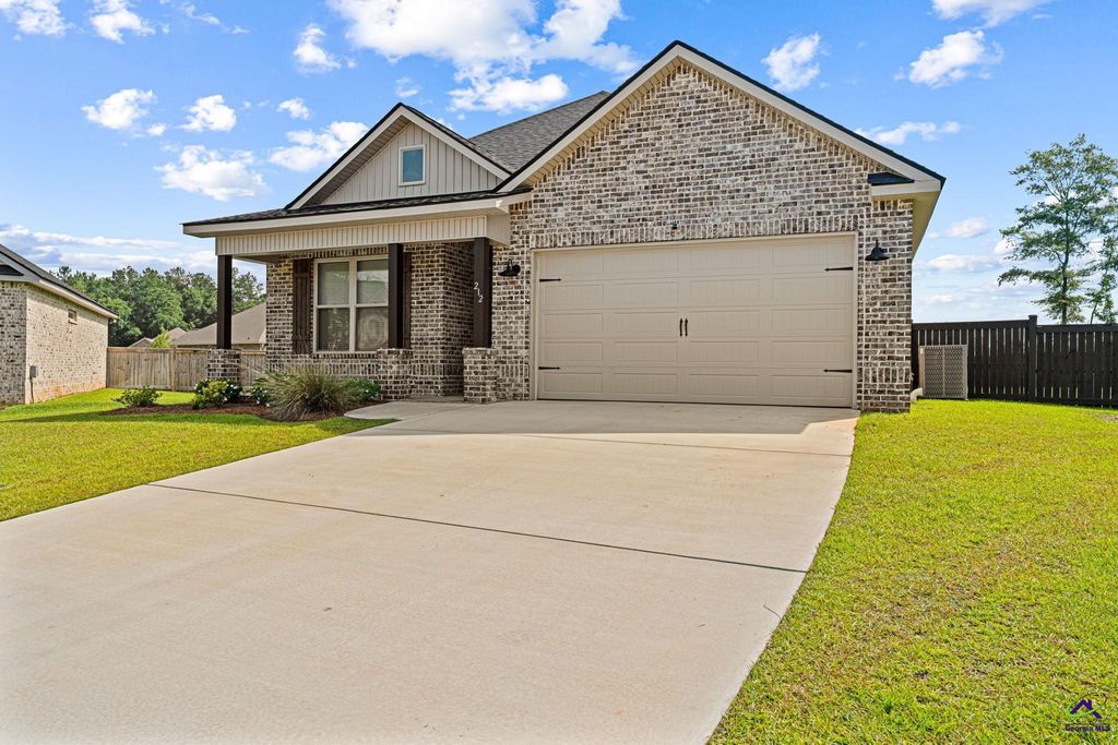 212 Silverside Drive, Perry, GA 31069