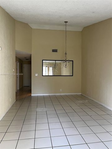 3674 NW 111th Avenue, Sunrise, FL 33351