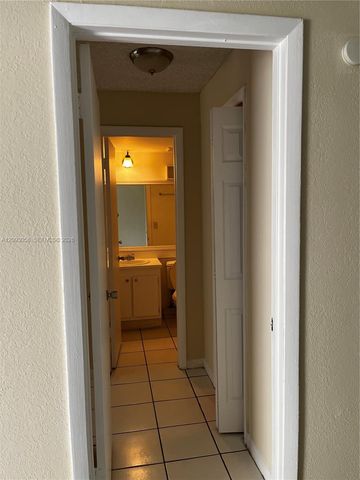 3674 NW 111th Avenue, Sunrise, FL 33351
