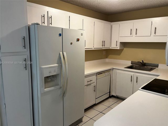 3674 NW 111th Avenue, Sunrise, FL 33351