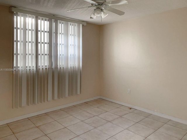2855 Leonard Drive H404, Aventura, FL 33160