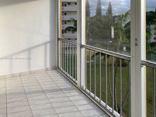 2855 Leonard Drive H404, Aventura, FL 33160