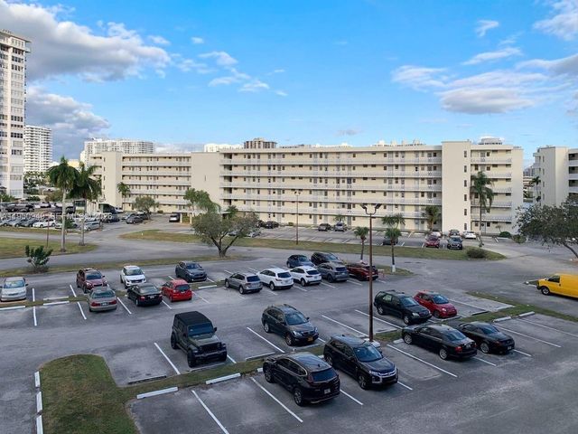 2855 Leonard Drive H404, Aventura, FL 33160