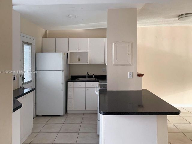 2855 Leonard Drive H404, Aventura, FL 33160