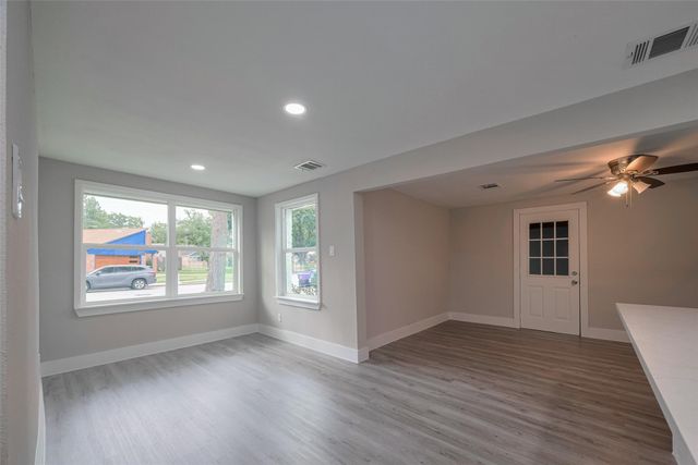 1985 Sherwood Forest Street, Houston, TX 77043