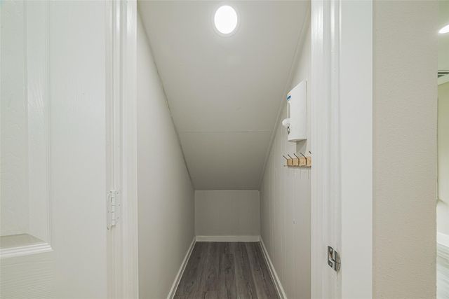 1985 Sherwood Forest Street, Houston, TX 77043