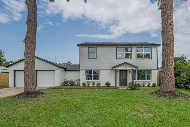 1985 Sherwood Forest Street, Houston, TX 77043