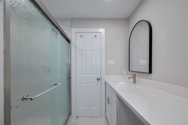 1985 Sherwood Forest Street, Houston, TX 77043