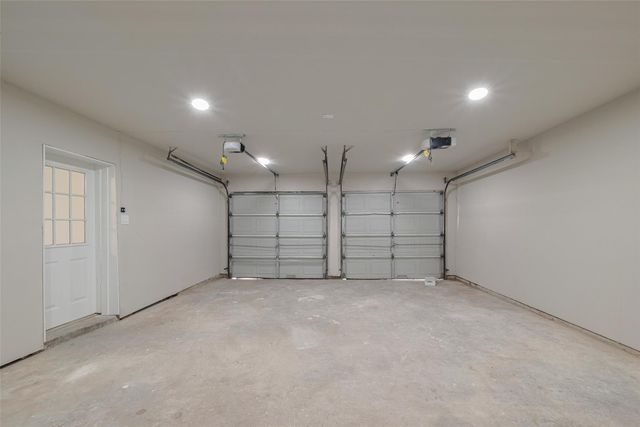 1985 Sherwood Forest Street, Houston, TX 77043