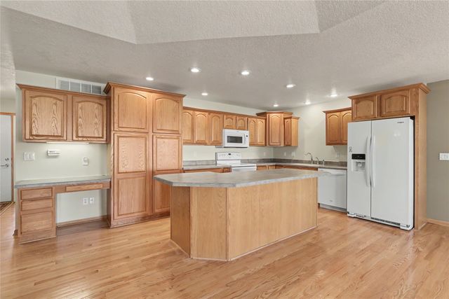 929 S 12th Street, Adel, IA 50003