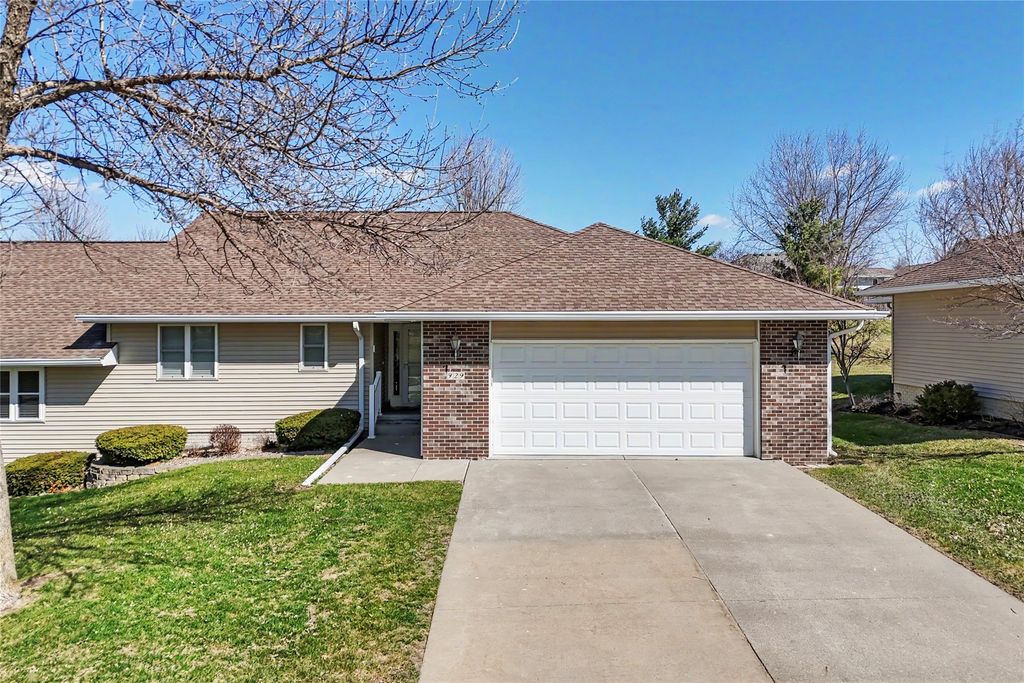 929 S 12th Street, Adel, IA 50003