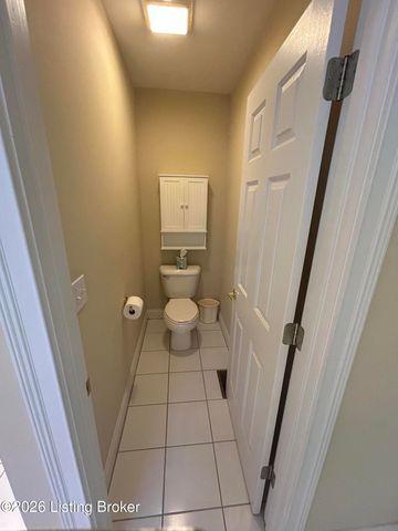 5005 Wolf Pen Woods Dr, Prospect, KY 40059