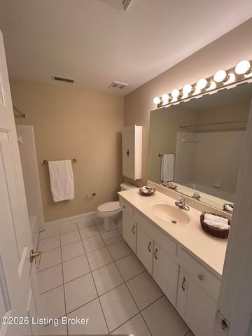 5005 Wolf Pen Woods Dr, Prospect, KY 40059