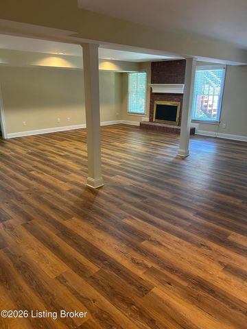 5005 Wolf Pen Woods Dr, Prospect, KY 40059