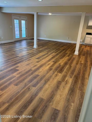 5005 Wolf Pen Woods Dr, Prospect, KY 40059