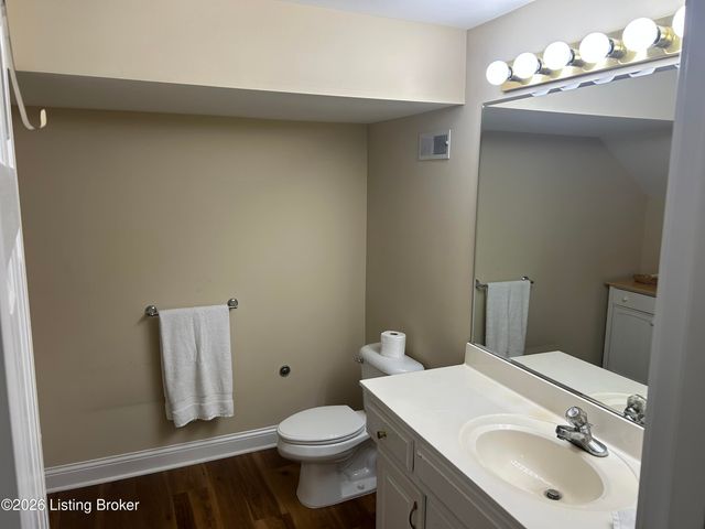 5005 Wolf Pen Woods Dr, Prospect, KY 40059