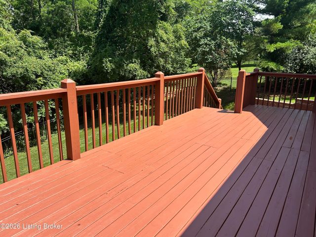 5005 Wolf Pen Woods Dr, Prospect, KY 40059