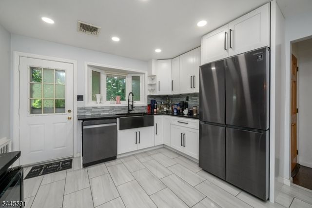 1 Lewis St, Haledon Boro, NJ 07508