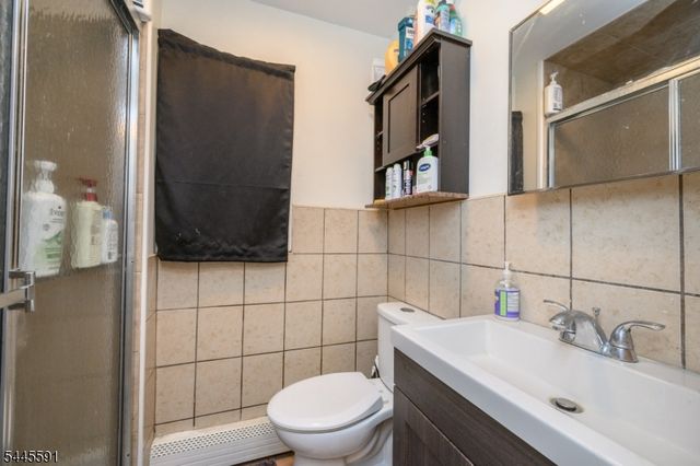 1 Lewis St, Haledon Boro, NJ 07508