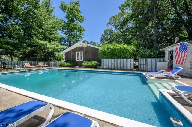 1 Lewis St, Haledon Boro, NJ 07508
