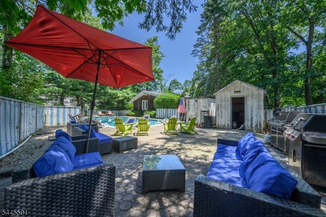 1 Lewis St, Haledon Boro, NJ 07508