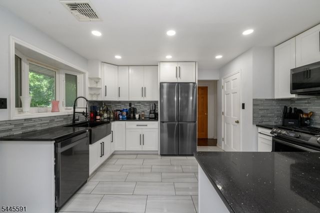 1 Lewis St, Haledon Boro, NJ 07508