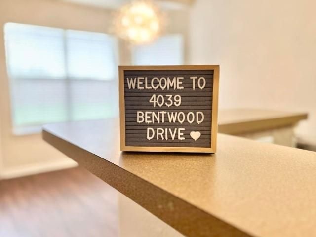 4039 Bentwood Drive, Dickinson, TX 77539