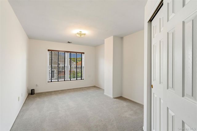 185 Sagamore Drive, Plainview, NY 11803