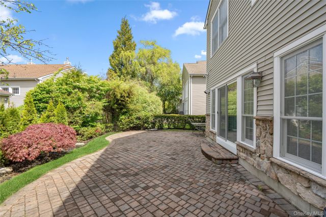 185 Sagamore Drive, Plainview, NY 11803