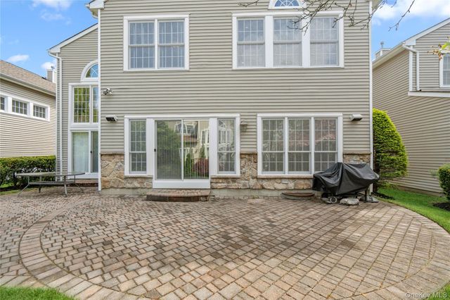 185 Sagamore Drive, Plainview, NY 11803