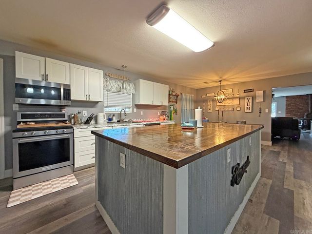 65 Jeffery cutoff, Locust Grove, AR 72550