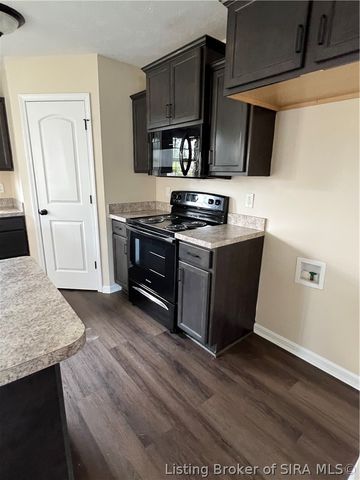 7311 Meyer Loop, Sellersburg, IN 47172