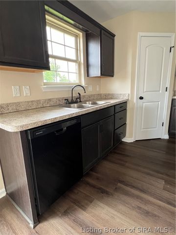 7311 Meyer Loop, Sellersburg, IN 47172