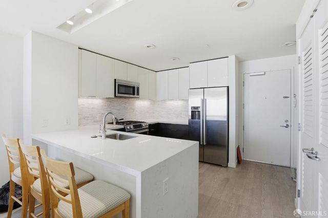 10 Kennedy Place 201, San Francisco, CA 94124