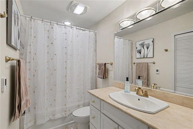 114 E 41st Street 5, Kansas City, MO 64111
