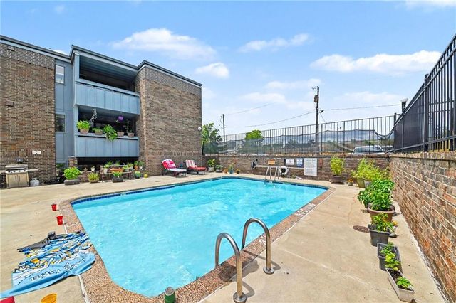 114 E 41st Street 5, Kansas City, MO 64111