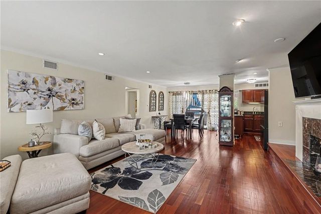 114 E 41st Street 5, Kansas City, MO 64111