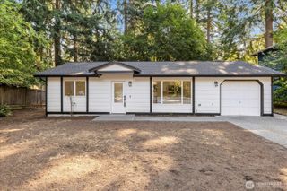 7921 Blakely Avenue, Clinton, WA 98236