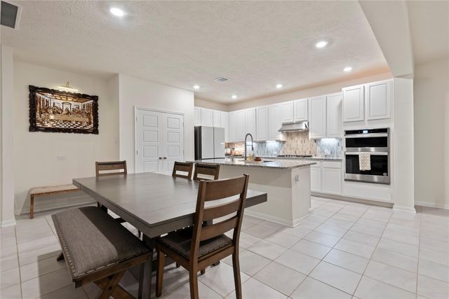 1323 Green Jay Lane, La Marque, TX 77568