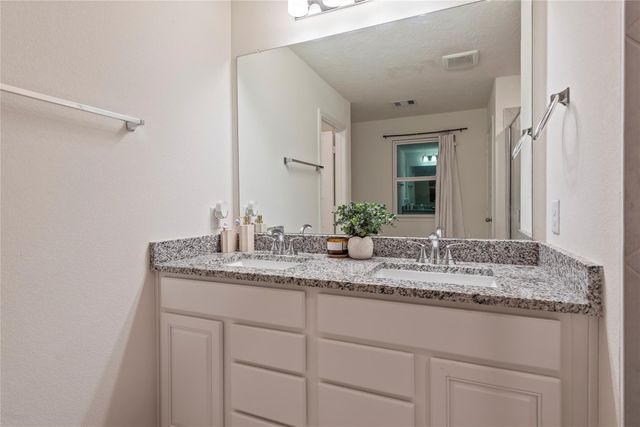 1323 Green Jay Lane, La Marque, TX 77568