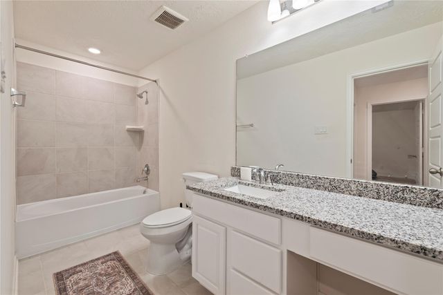 1323 Green Jay Lane, La Marque, TX 77568