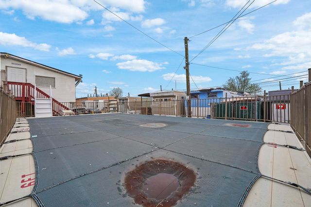 21 HELEN DR, Moonachie, NJ 07074