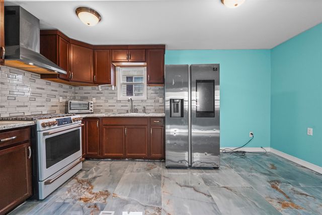 21 HELEN DR, Moonachie, NJ 07074