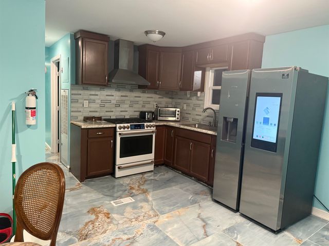 21 HELEN DR, Moonachie, NJ 07074