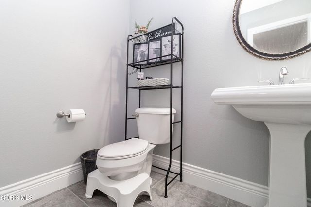 5866 Walnut Springs Boulevard, Sylvania, OH 43560